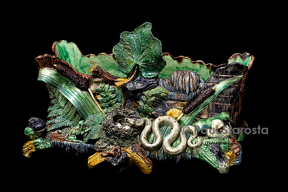 Jardinière au nid et serpent