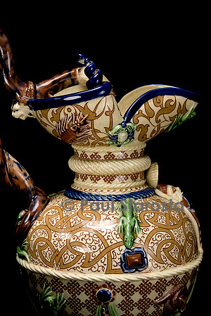 Petite aiguière dans le style Saint-Porchaire - C. Toft  Minton