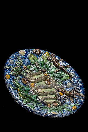 Bassin estampe de grande finesse et son métallique avec serpent central