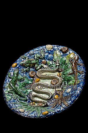 Bassin estampe de grande finesse et son métallique avec serpent central