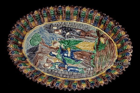 Plat ovale dans le style Renaissance scène biblique «La visitation»