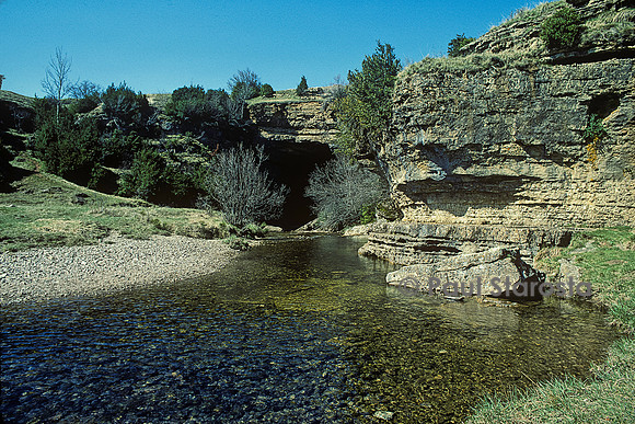 Entrée du Bonheur dans le tunnel de Bramabiau