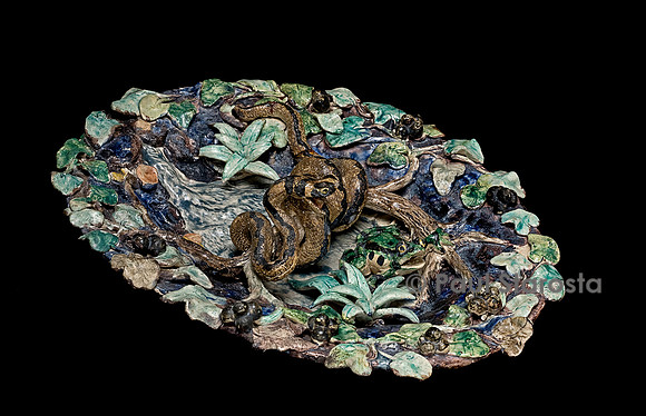 Petit bassin en terre cuite  glaçure plombifère avec serpent enroulé sur une branche
