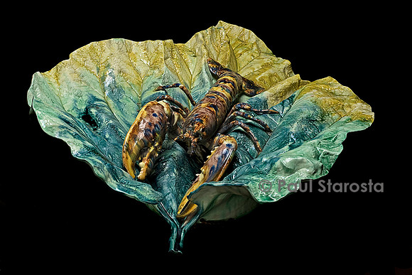 Très grande feuille vert bleuté et jaune en terre cuite glaçure plombifère avec homard