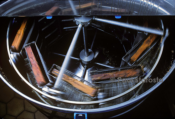 Extraction du miel par centrifugation